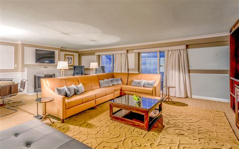 garden city hotel rooms.